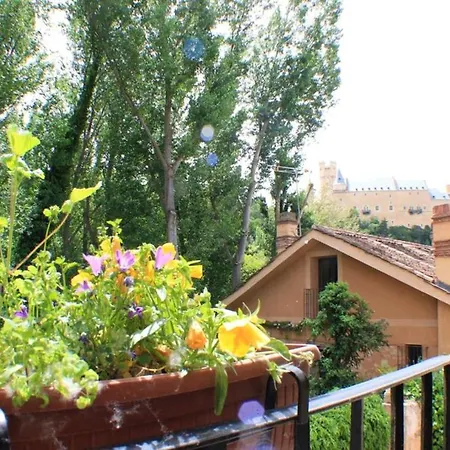 Holiday Calle Marques De Villena * Segovia